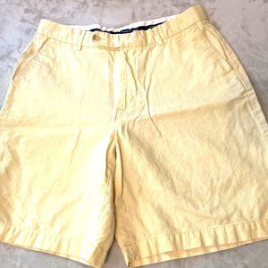 Vineyard Vines Men's Yellow Shorts size 33